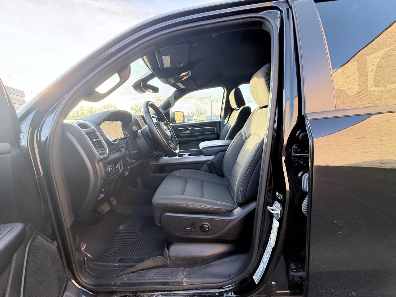 RAM 1500 Big Horn Quad Cab 4WD 2022