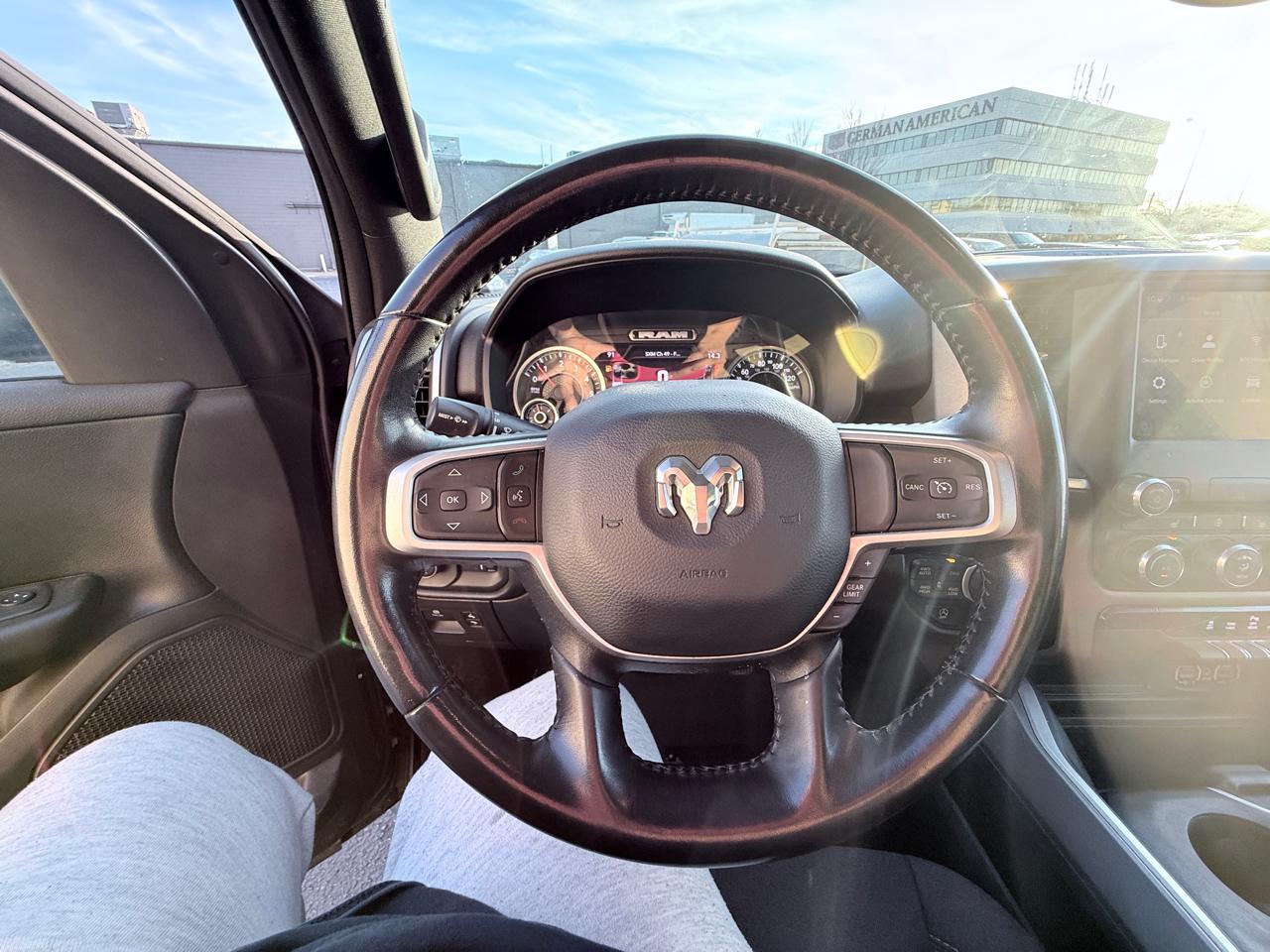 RAM 1500 Big Horn Quad Cab 4WD 2022