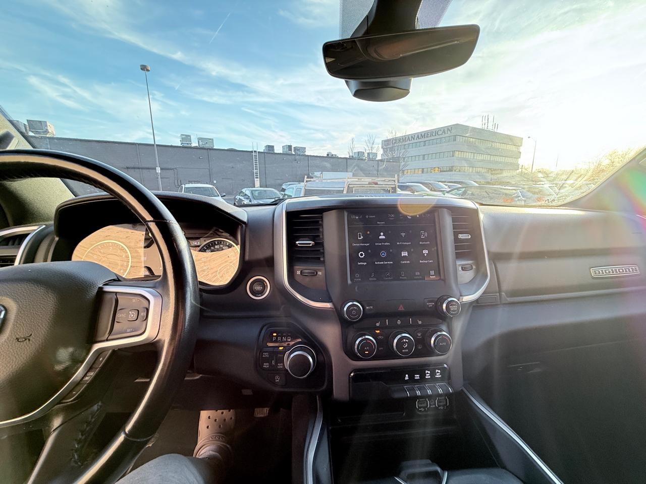 RAM 1500 Big Horn Quad Cab 4WD 2022