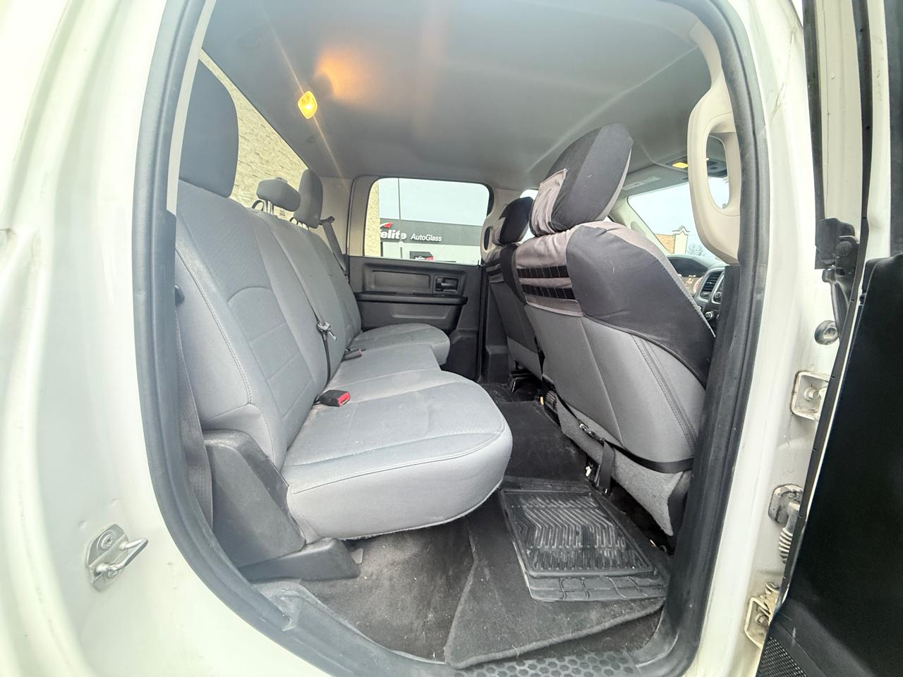 RAM 1500 Tradesman Crew Cab SWB 4WD 2017