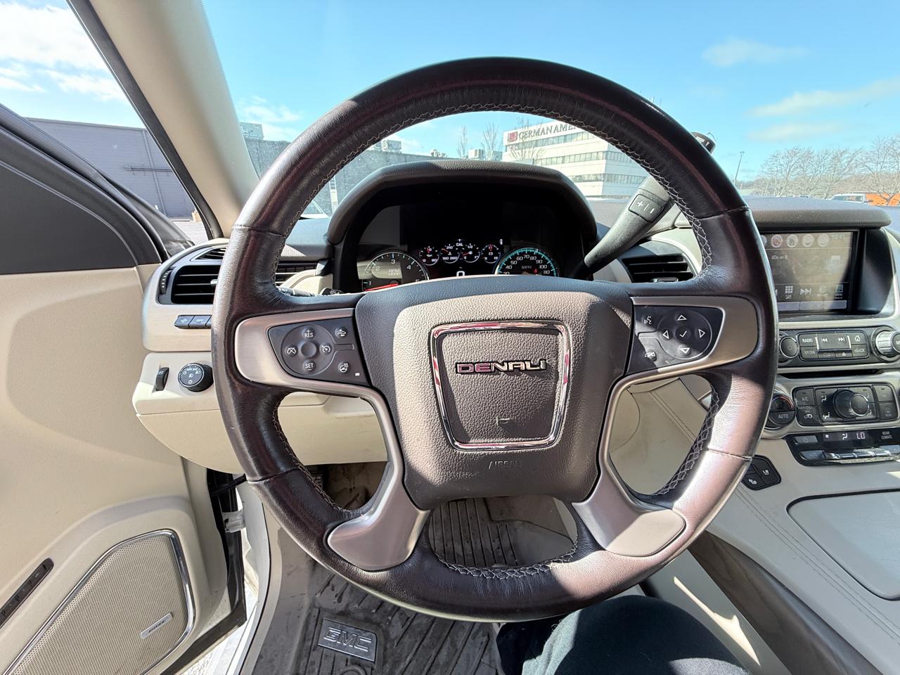 GMC Yukon Denali 4WD 2020