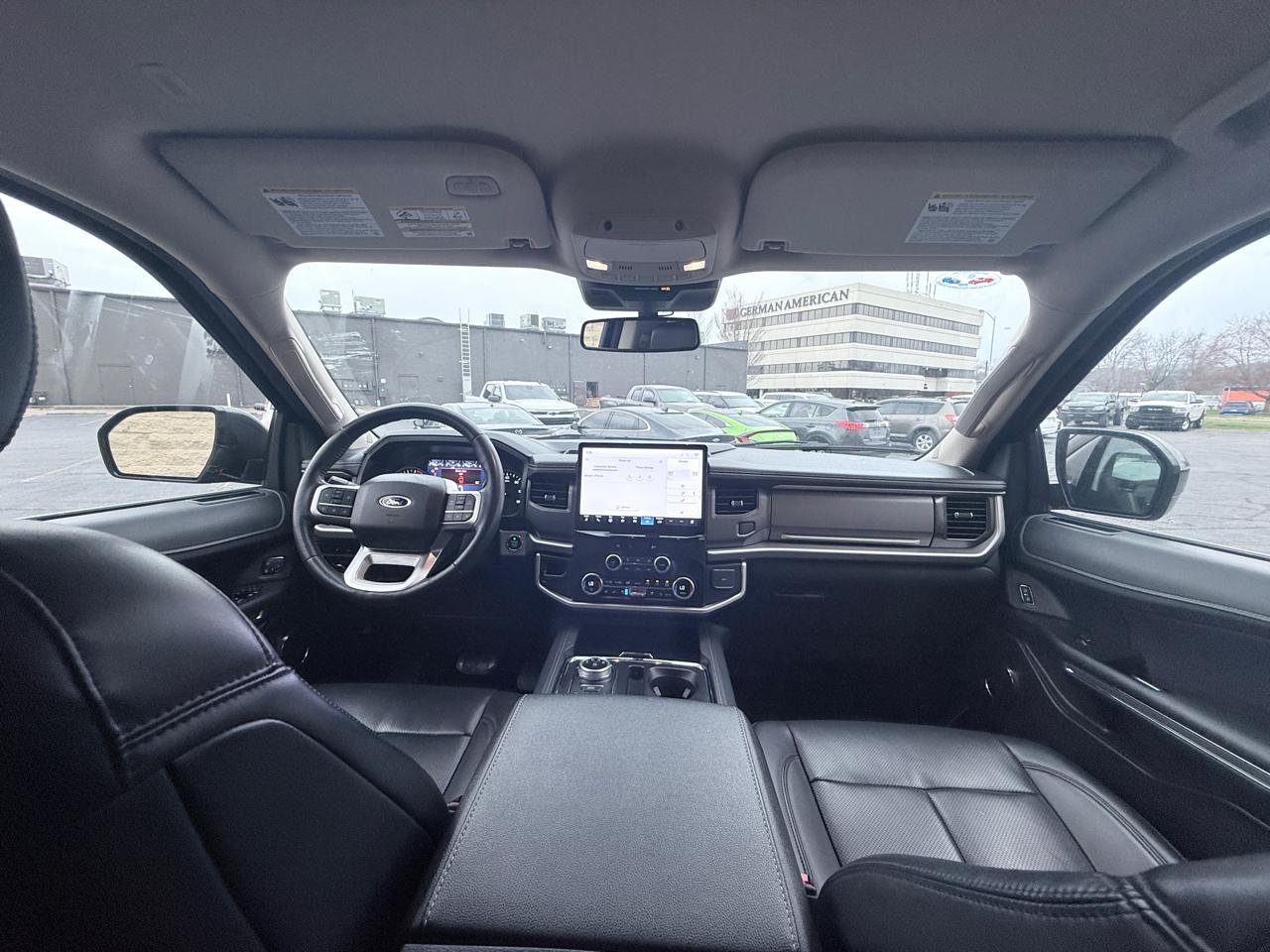 Ford Expedition MAX XLT 2024