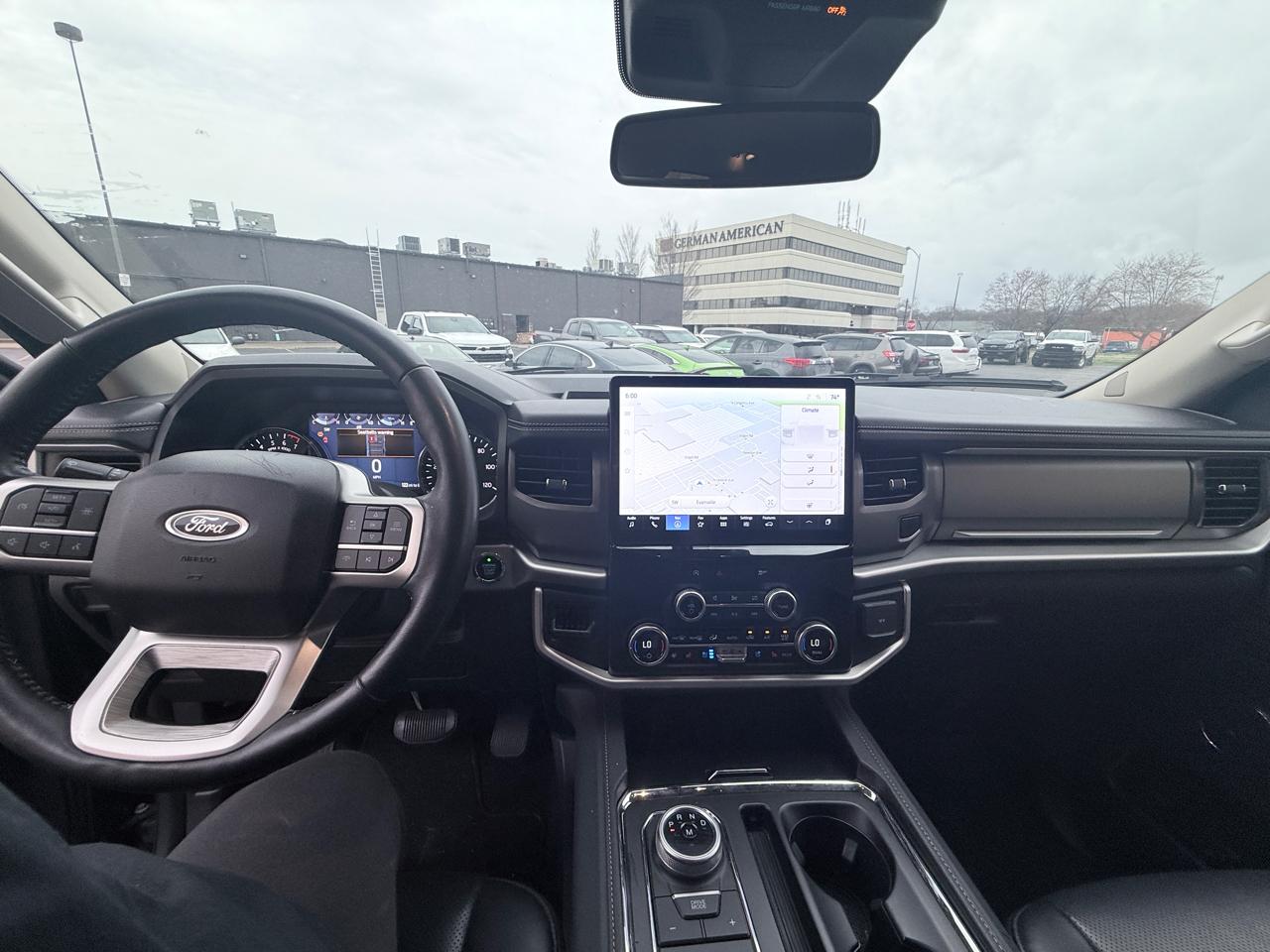 Ford Expedition MAX XLT 2024