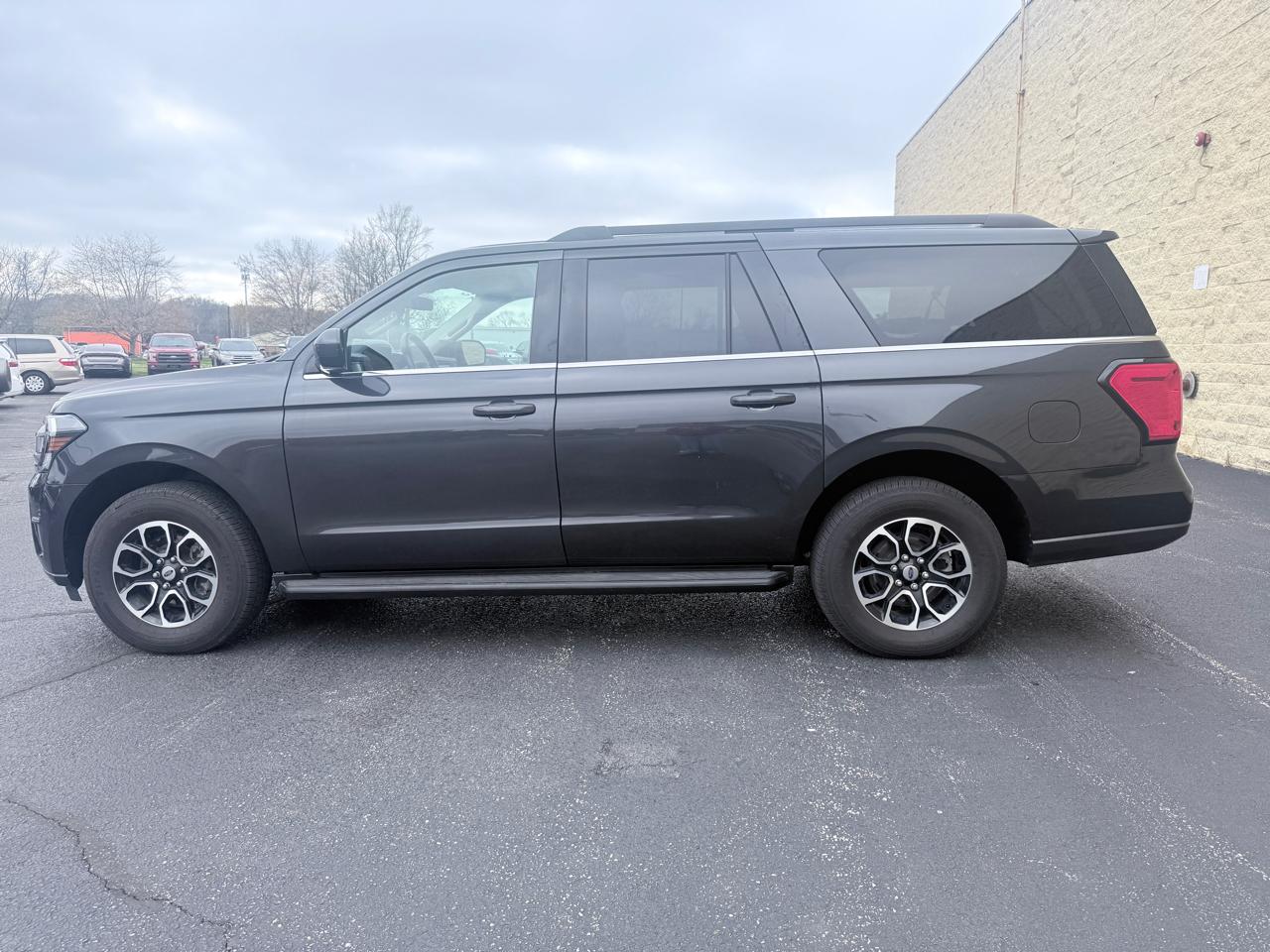 Ford Expedition MAX XLT 2024