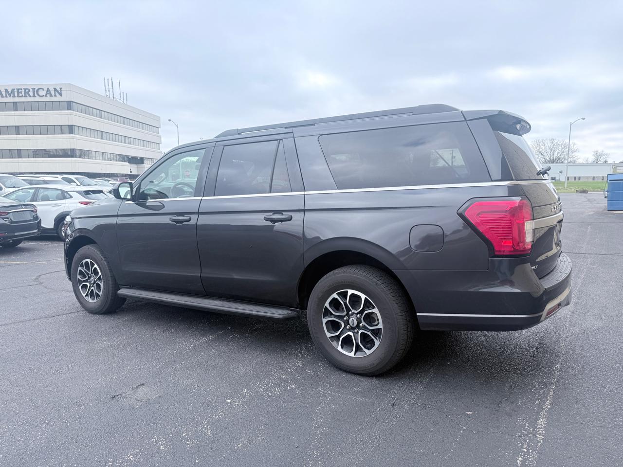 Ford Expedition MAX XLT 2024