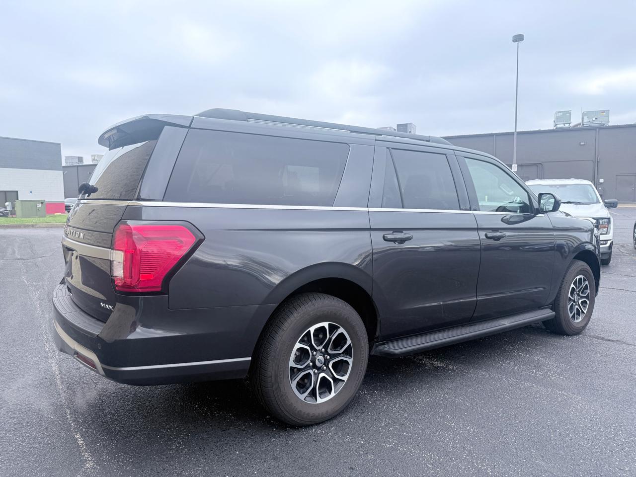 Ford Expedition MAX XLT 2024