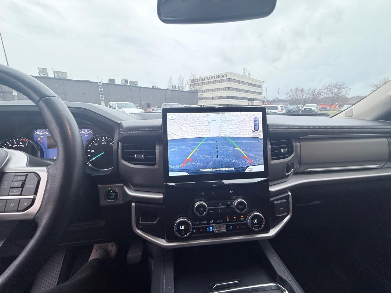 Ford Expedition MAX XLT 2024