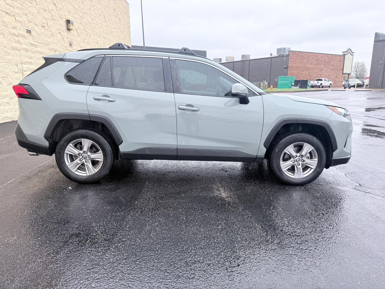 Toyota RAV4 XLE AWD 2022