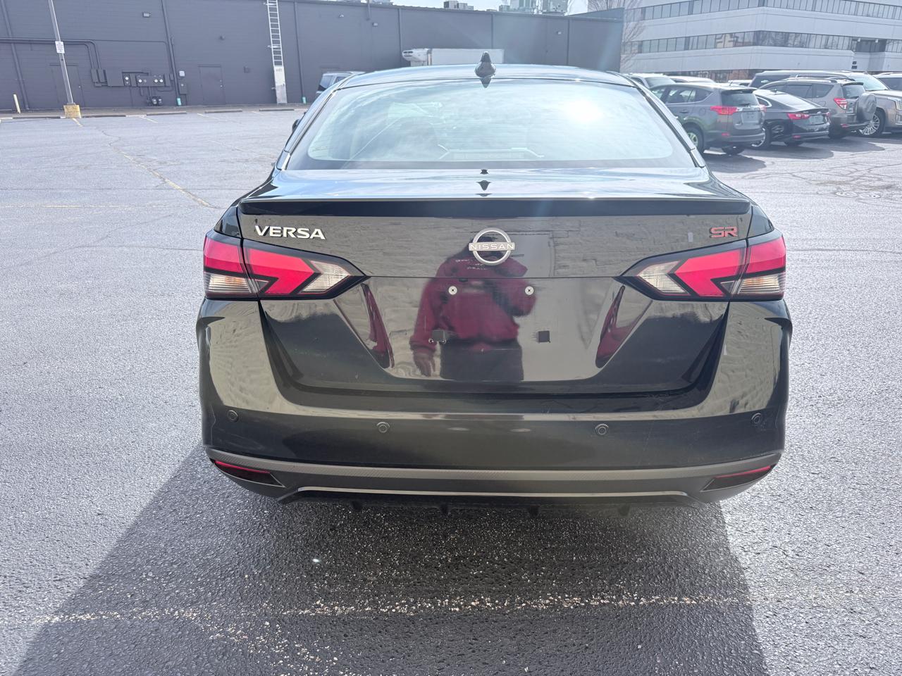 Nissan Versa SR 2023