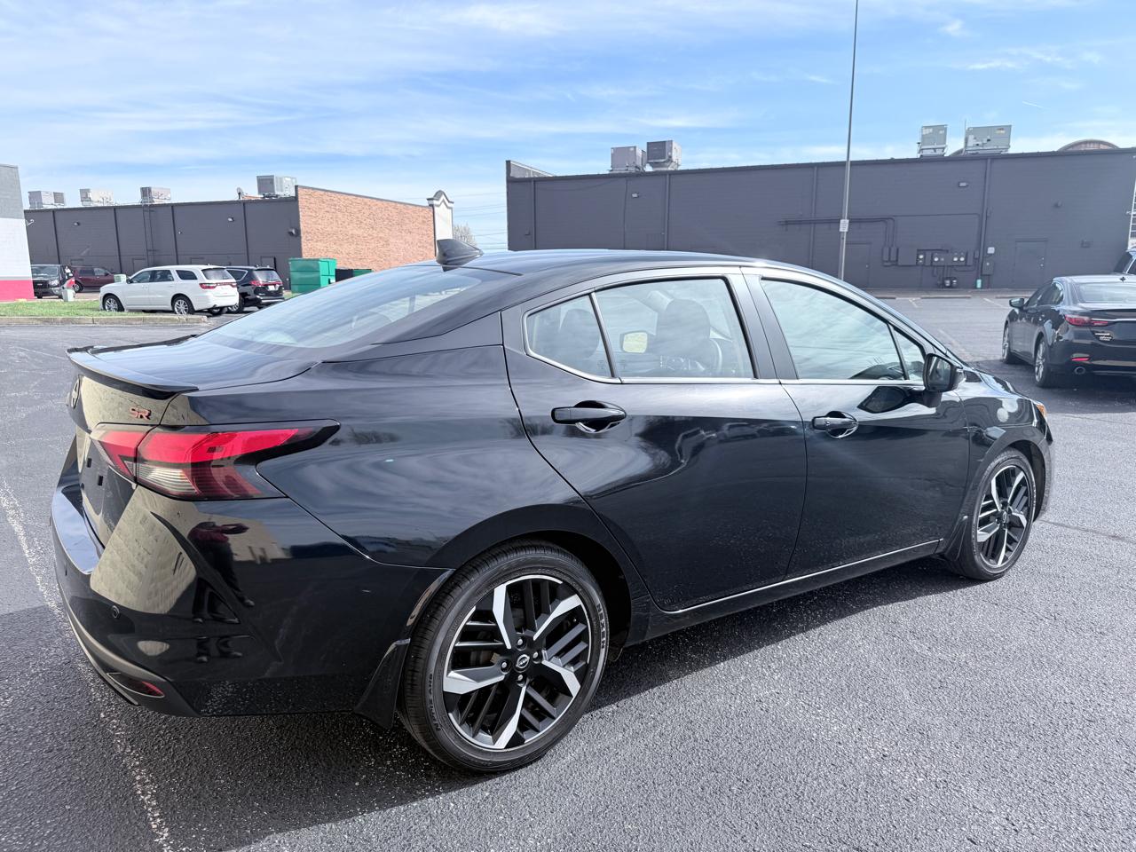 Nissan Versa SR 2023