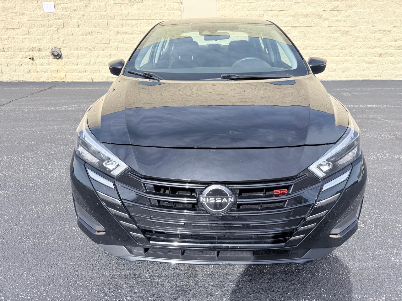 Nissan Versa SR 2023