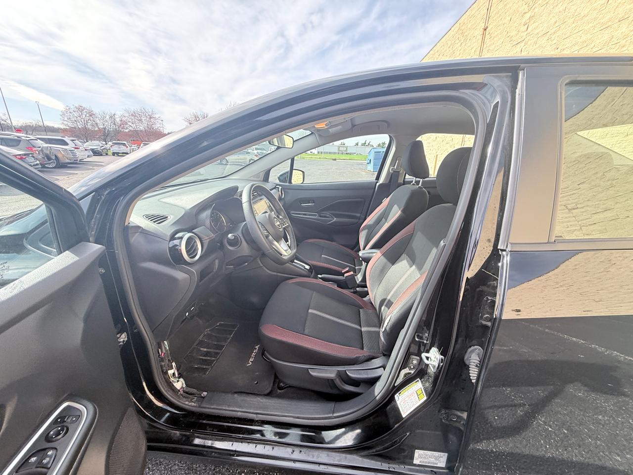 Nissan Versa SR 2023