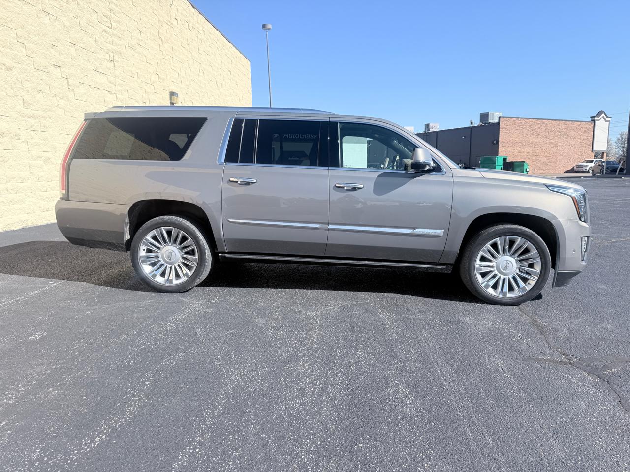 Cadillac Escalade ESV Platinum 4WD 2018
