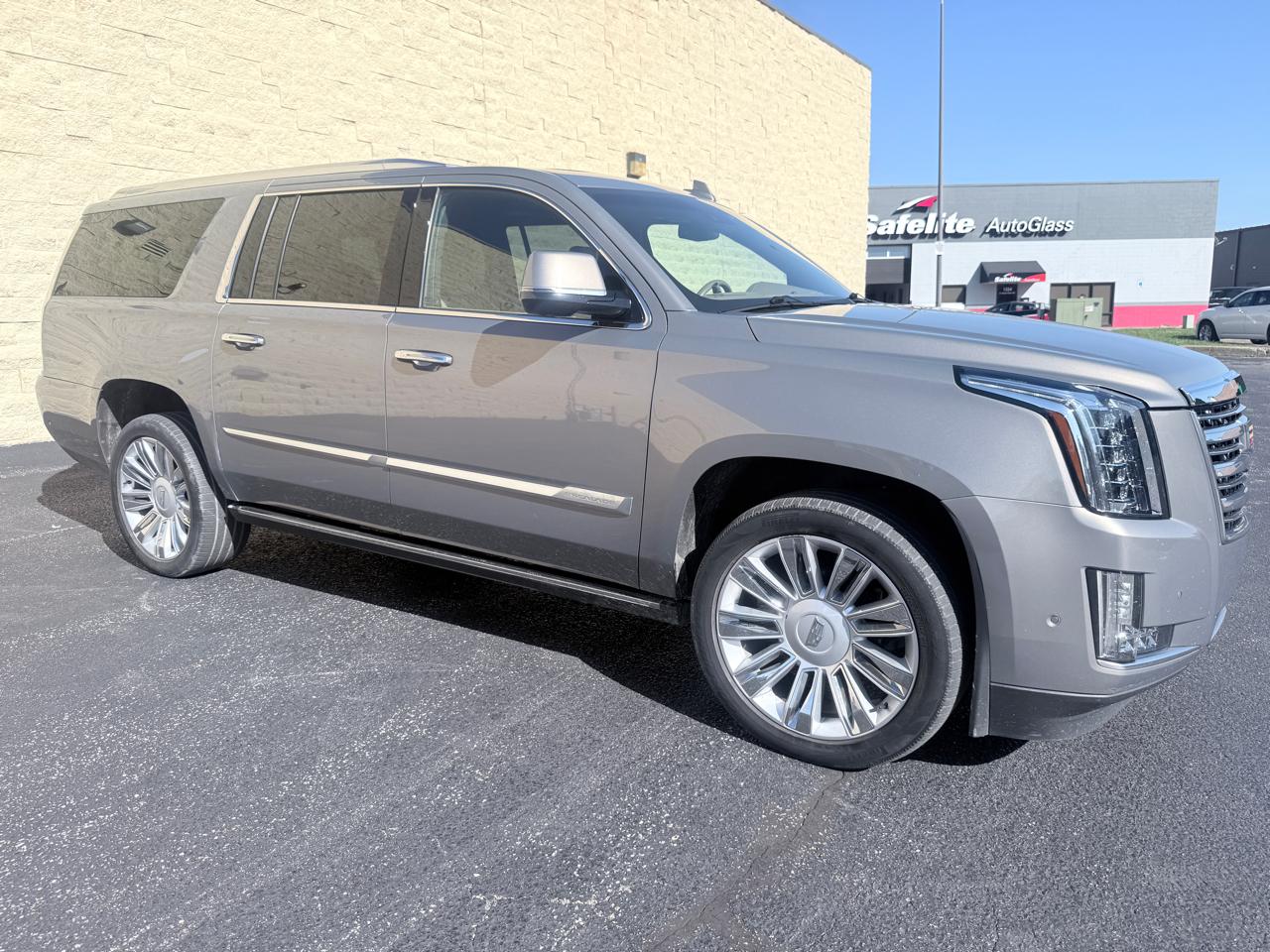 Cadillac Escalade ESV Platinum 4WD 2018