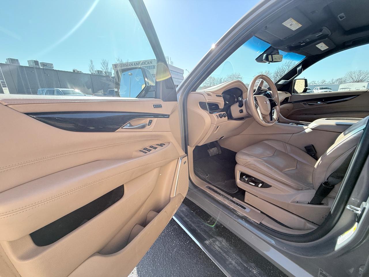 Cadillac Escalade ESV Platinum 4WD 2018