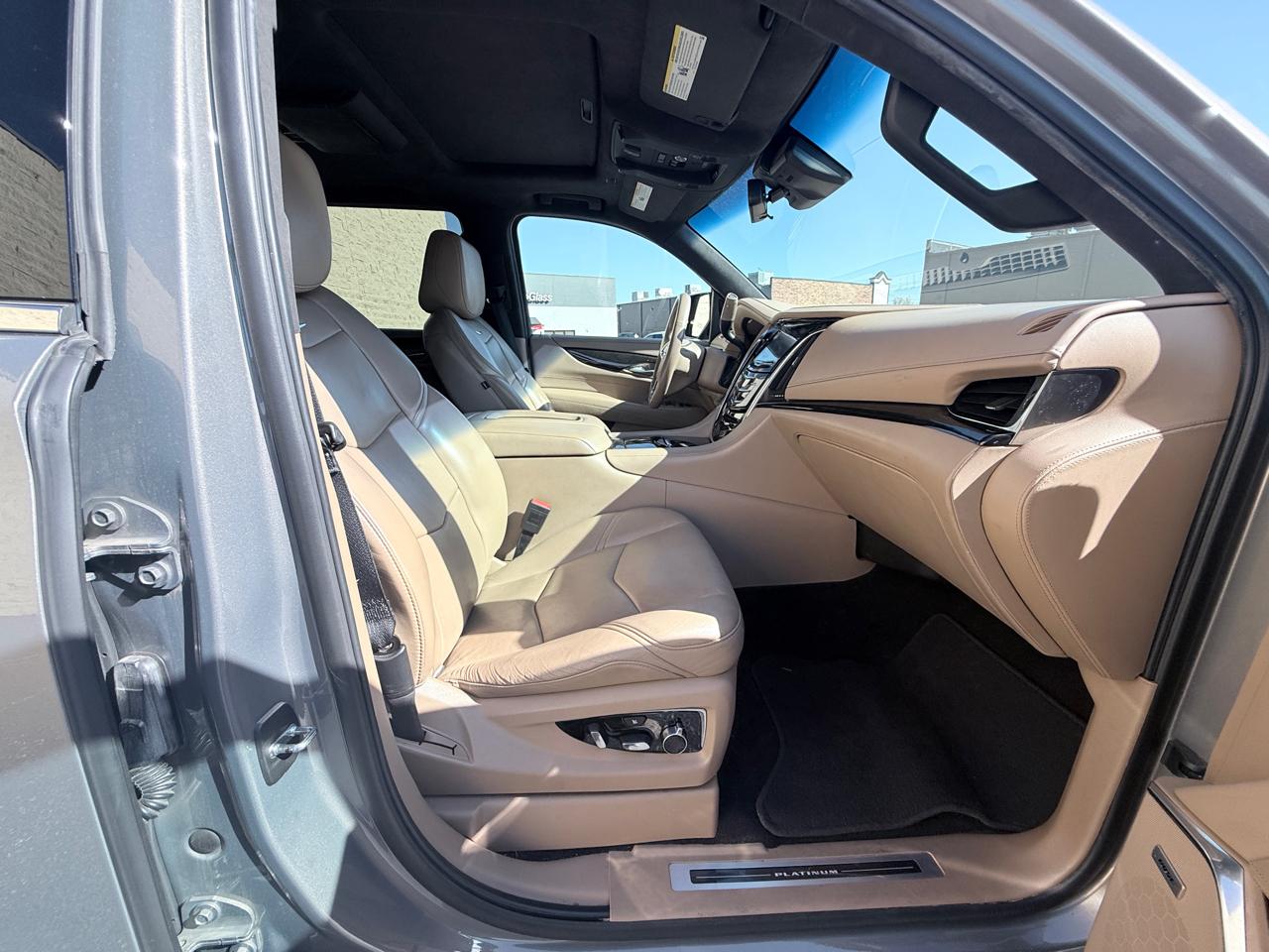 Cadillac Escalade ESV Platinum 4WD 2018