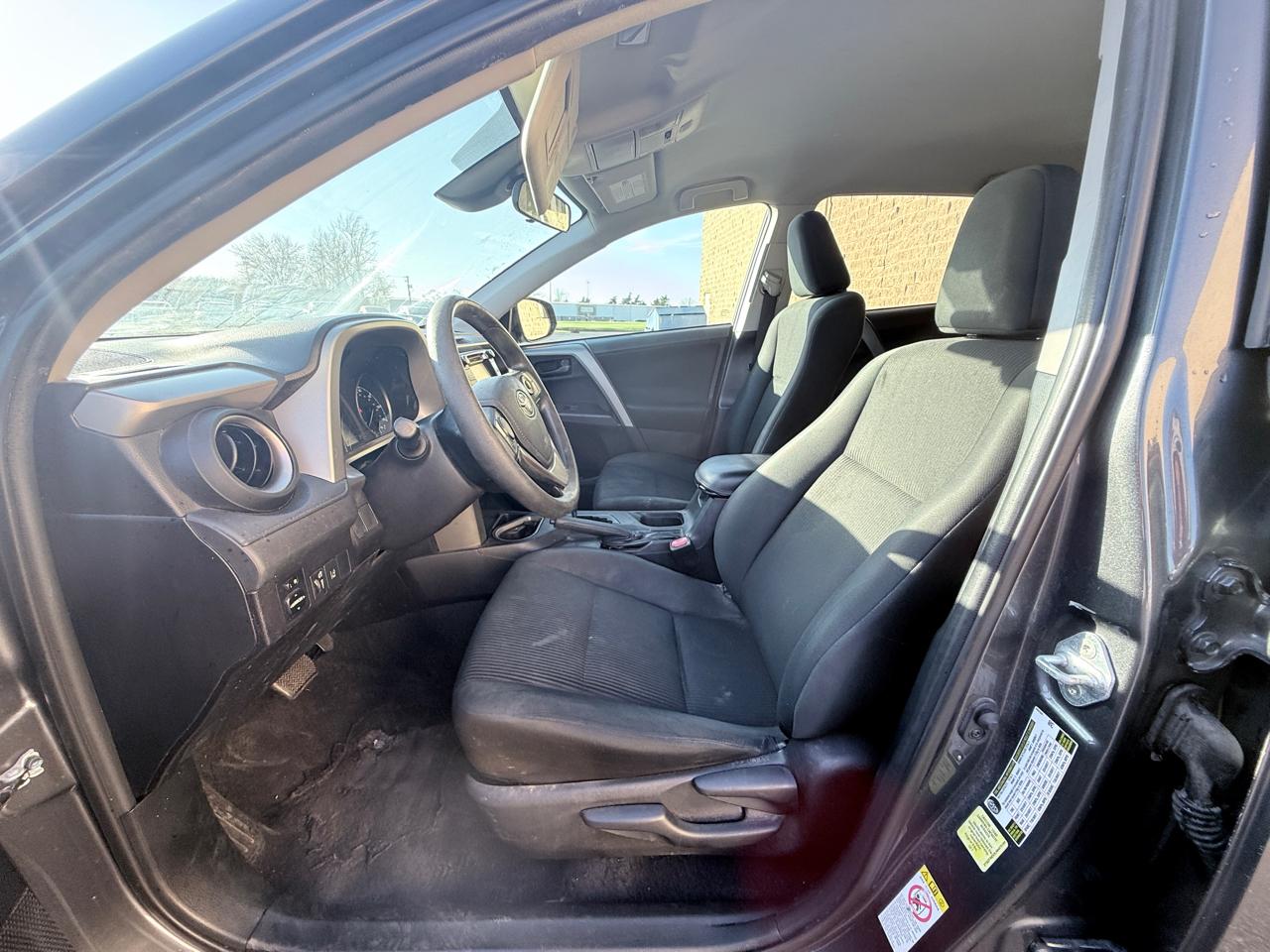 Toyota RAV4 LE FWD 2018