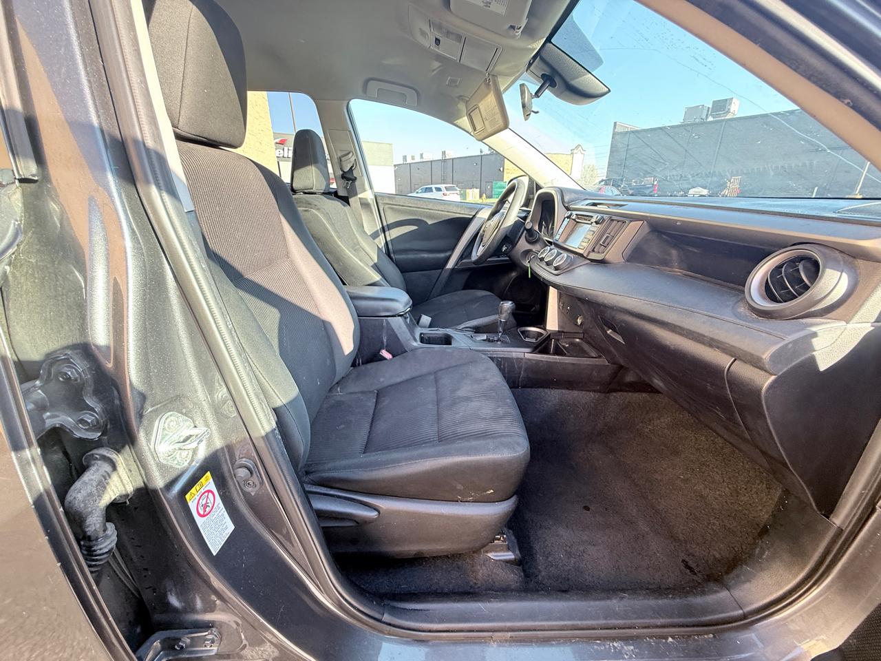 Toyota RAV4 LE FWD 2018