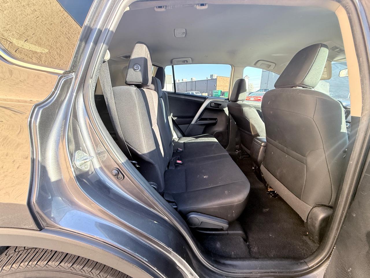 Toyota RAV4 LE FWD 2018