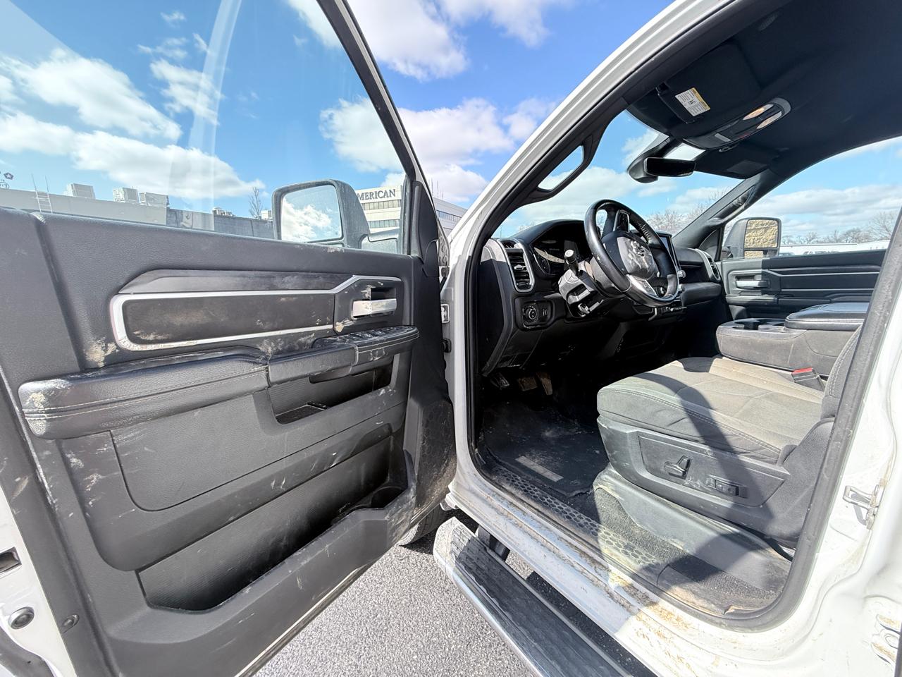 RAM 3500 Big Horn Crew Cab LWB 4WD DRW 2024