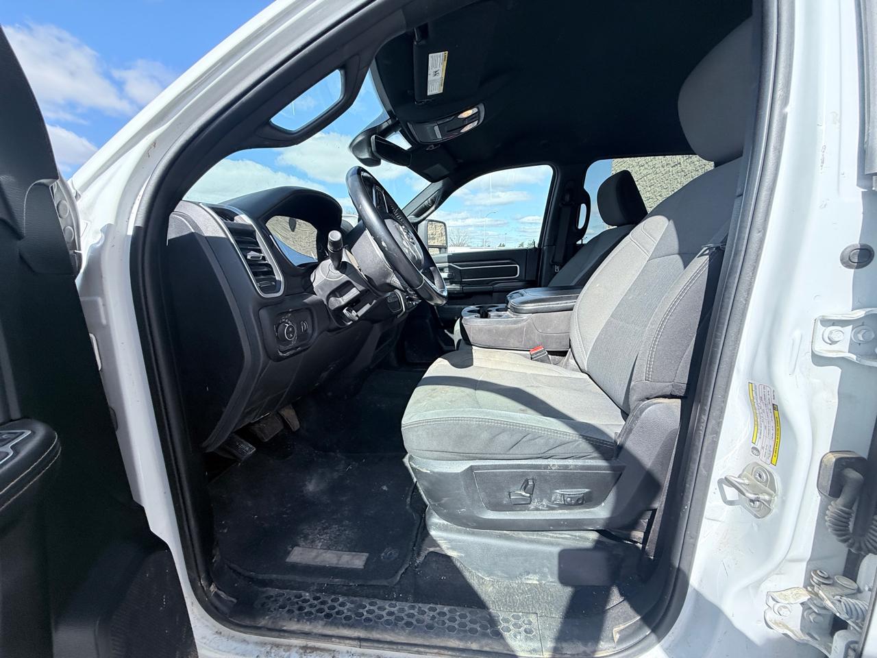 RAM 3500 Big Horn Crew Cab LWB 4WD DRW 2024