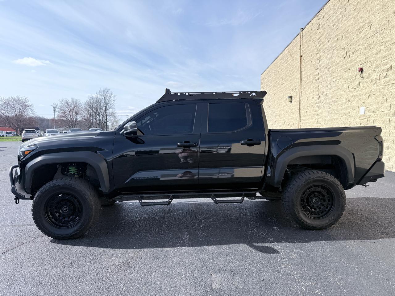 Toyota Tacoma Double Cab 4WD 2024