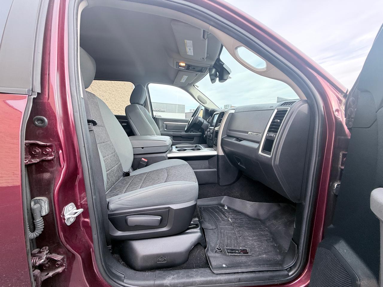 RAM 1500 SLT Crew Cab SWB 4WD 2016