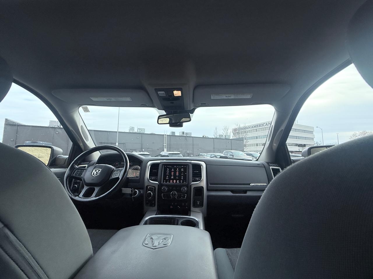 RAM 1500 SLT Crew Cab SWB 4WD 2016