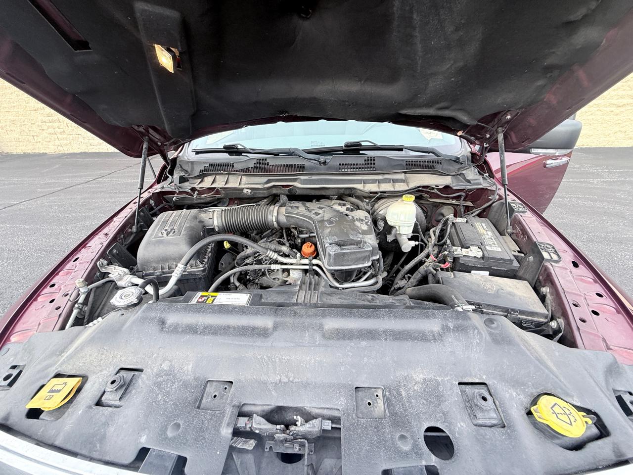 RAM 1500 SLT Crew Cab SWB 4WD 2016