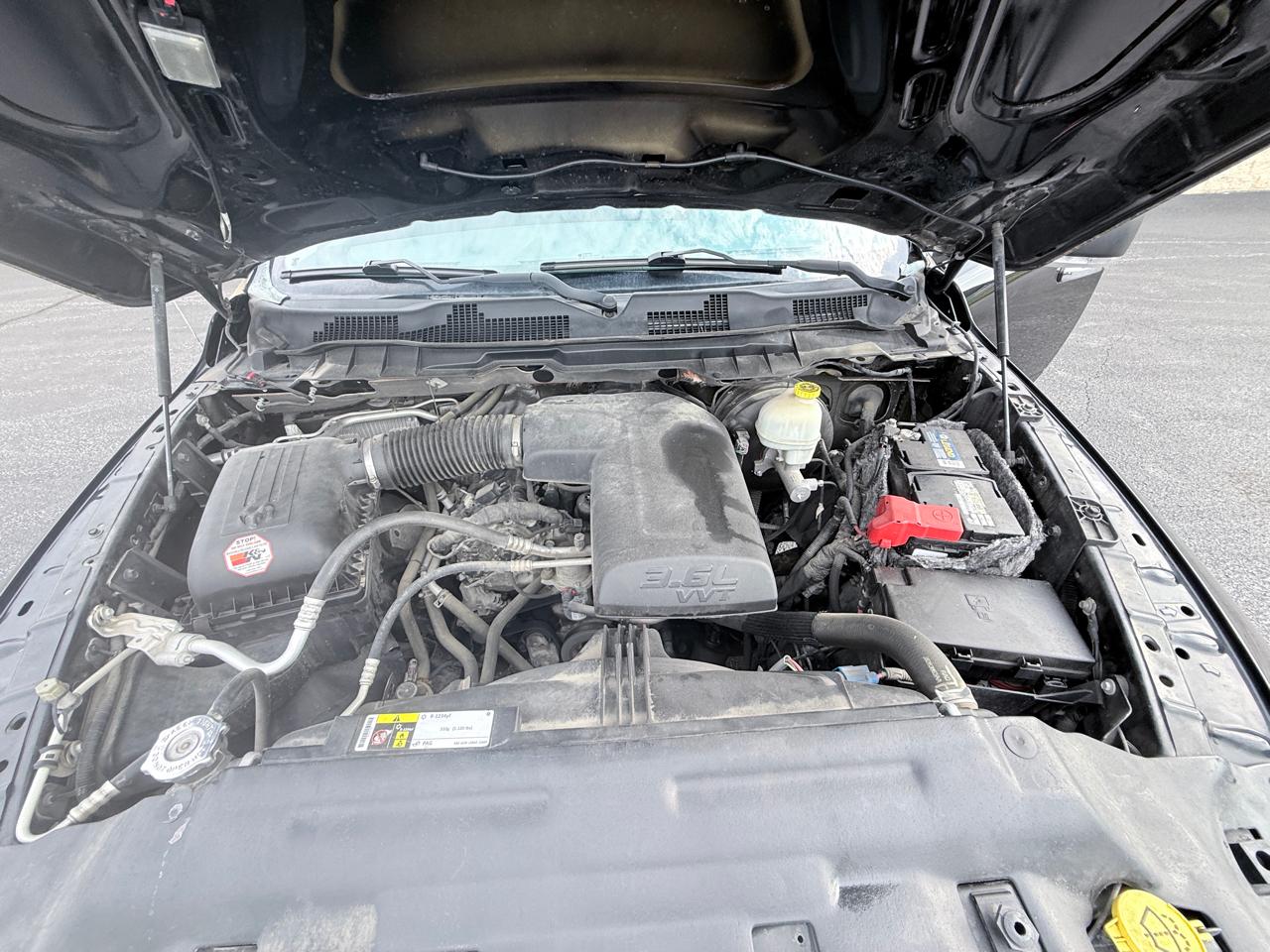 RAM 1500 SLT Crew Cab SWB 4WD 2015