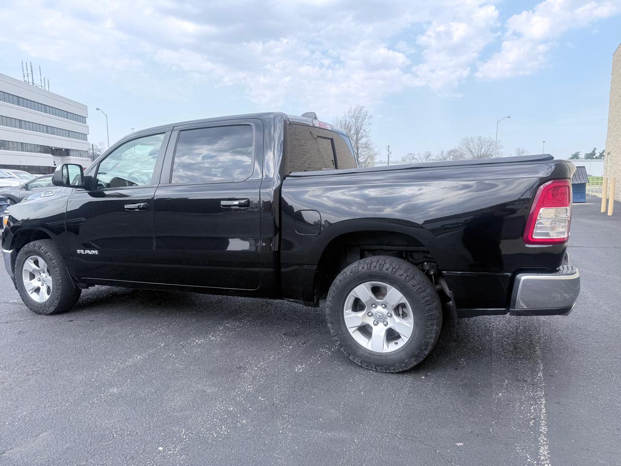 RAM 1500 Big Horn Crew Cab SWB 4WD 2020