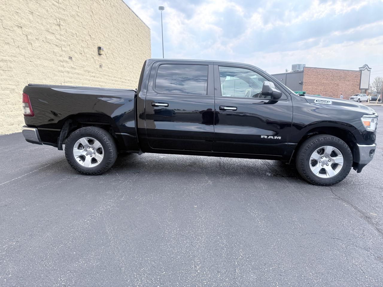 RAM 1500 Big Horn Crew Cab SWB 4WD 2020