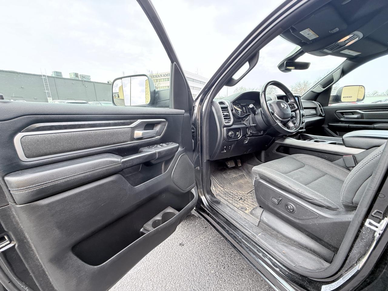 RAM 1500 Big Horn Crew Cab SWB 4WD 2020