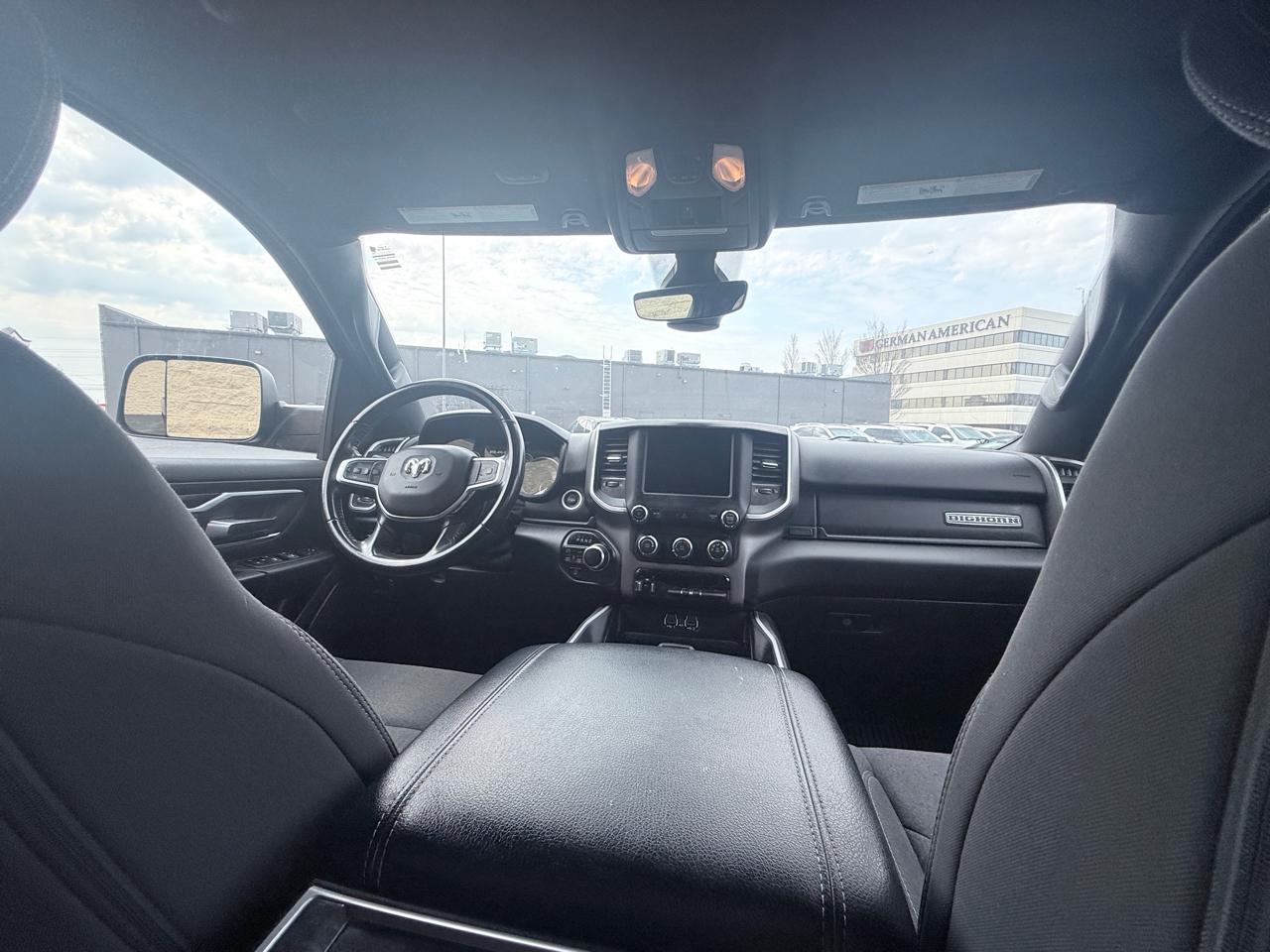 RAM 1500 Big Horn Crew Cab SWB 4WD 2020