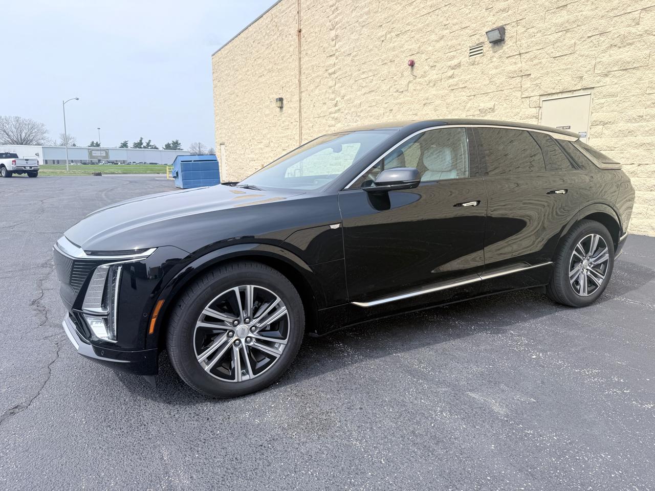 Cadillac Lyriq Lux-1 2024