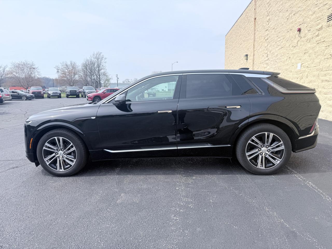 Cadillac Lyriq Lux-1 2024