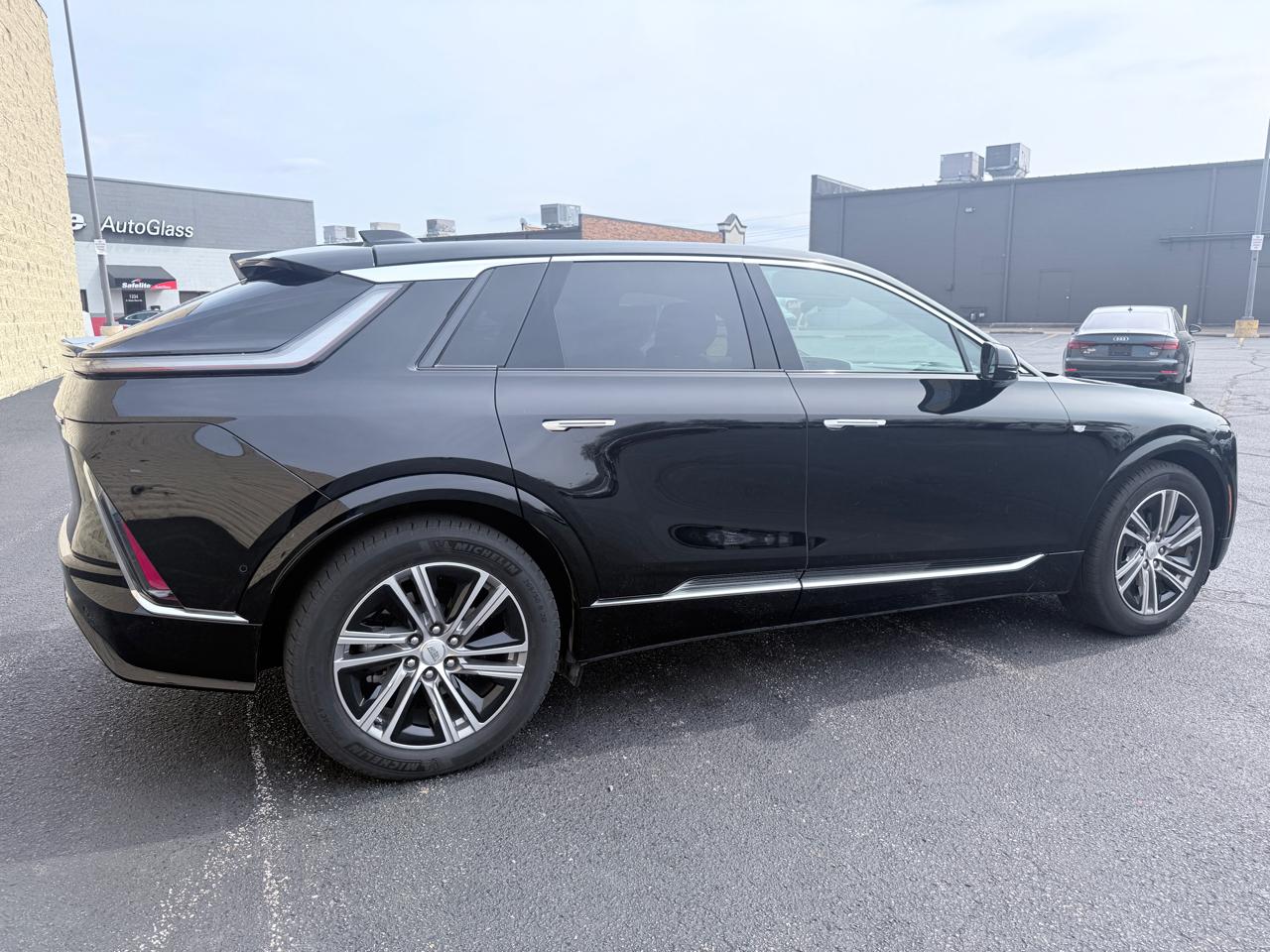 Cadillac Lyriq Lux-1 2024