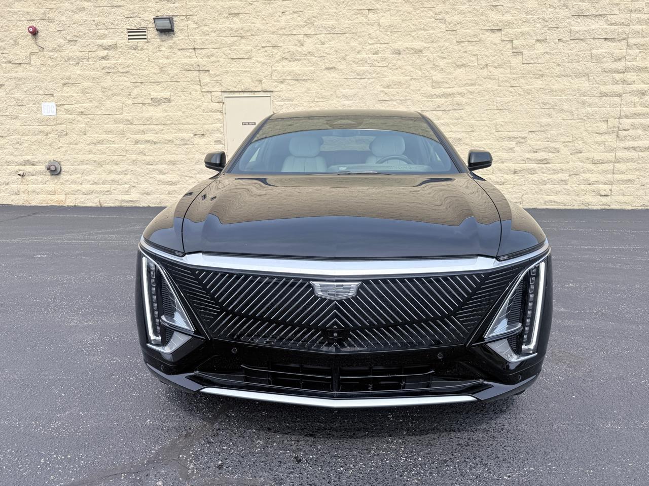 Cadillac Lyriq Lux-1 2024