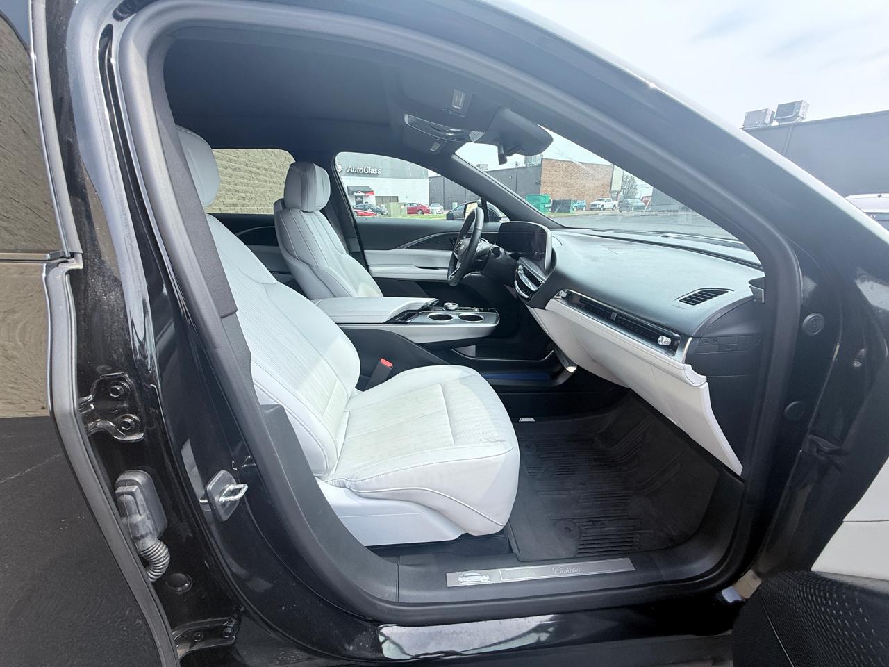 Cadillac Lyriq Lux-1 2024