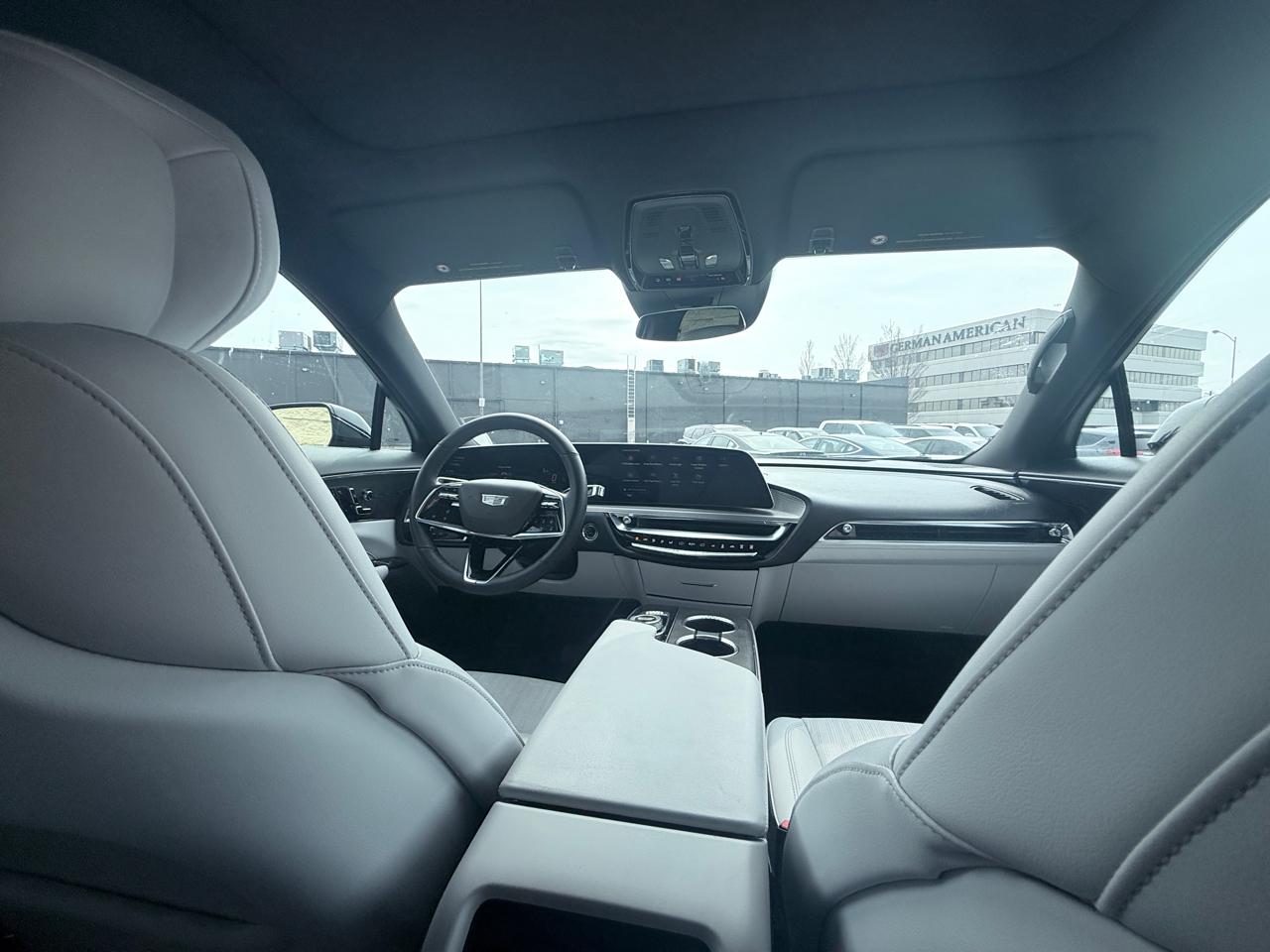 Cadillac Lyriq Lux-1 2024