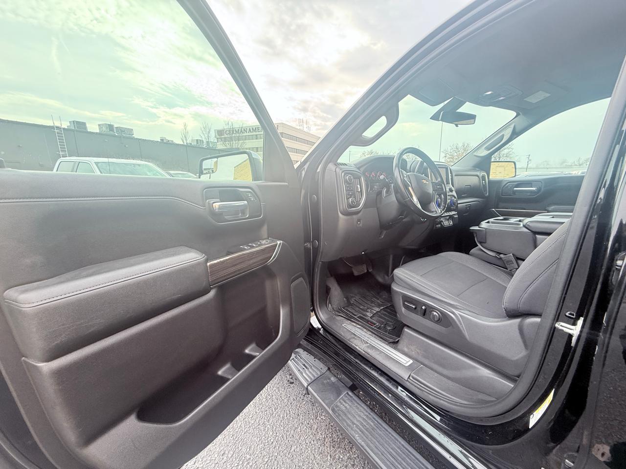 Chevrolet Silverado 1500 LT Crew Cab 4WD 2020