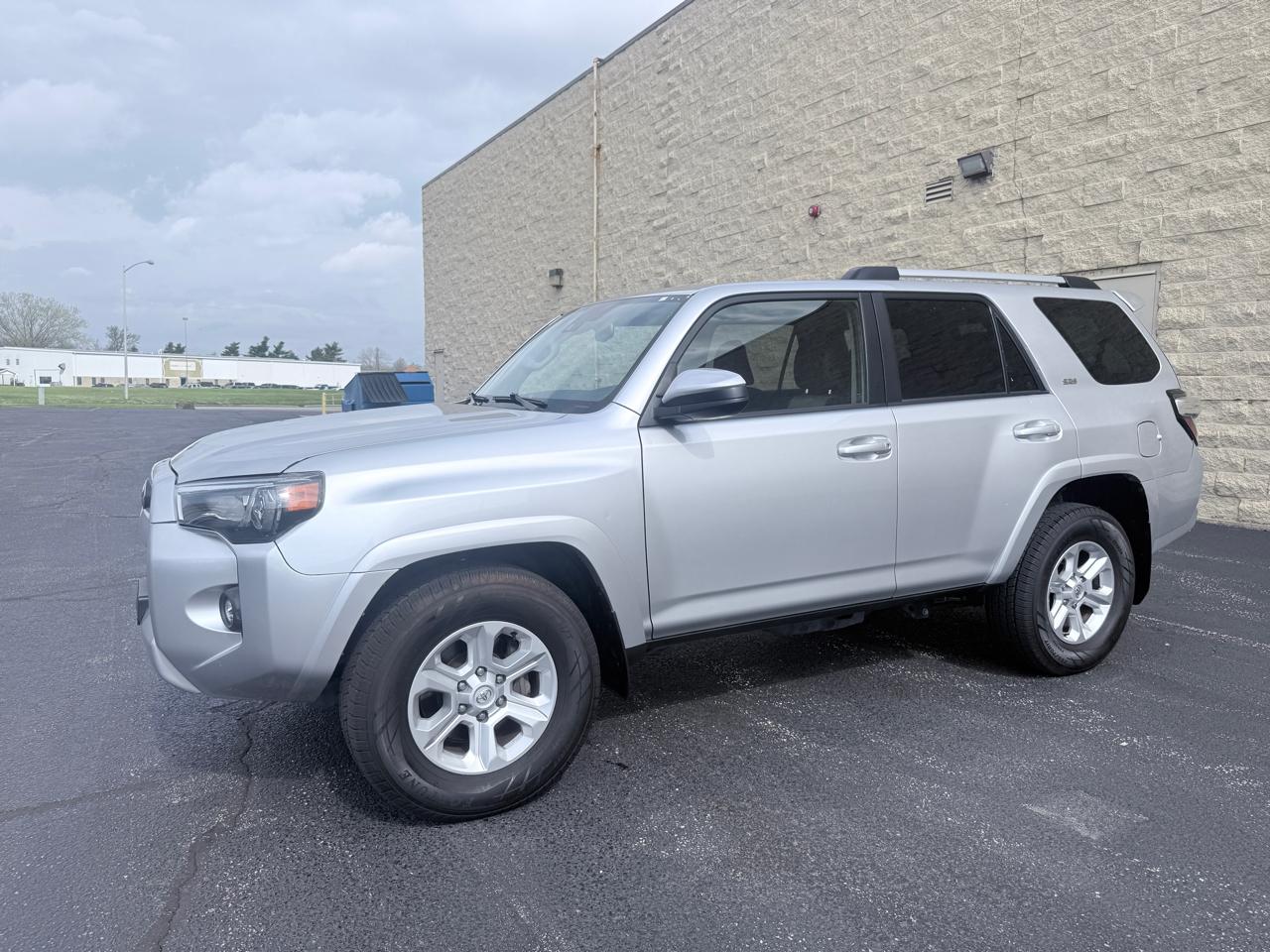 Toyota 4Runner SR5 2023