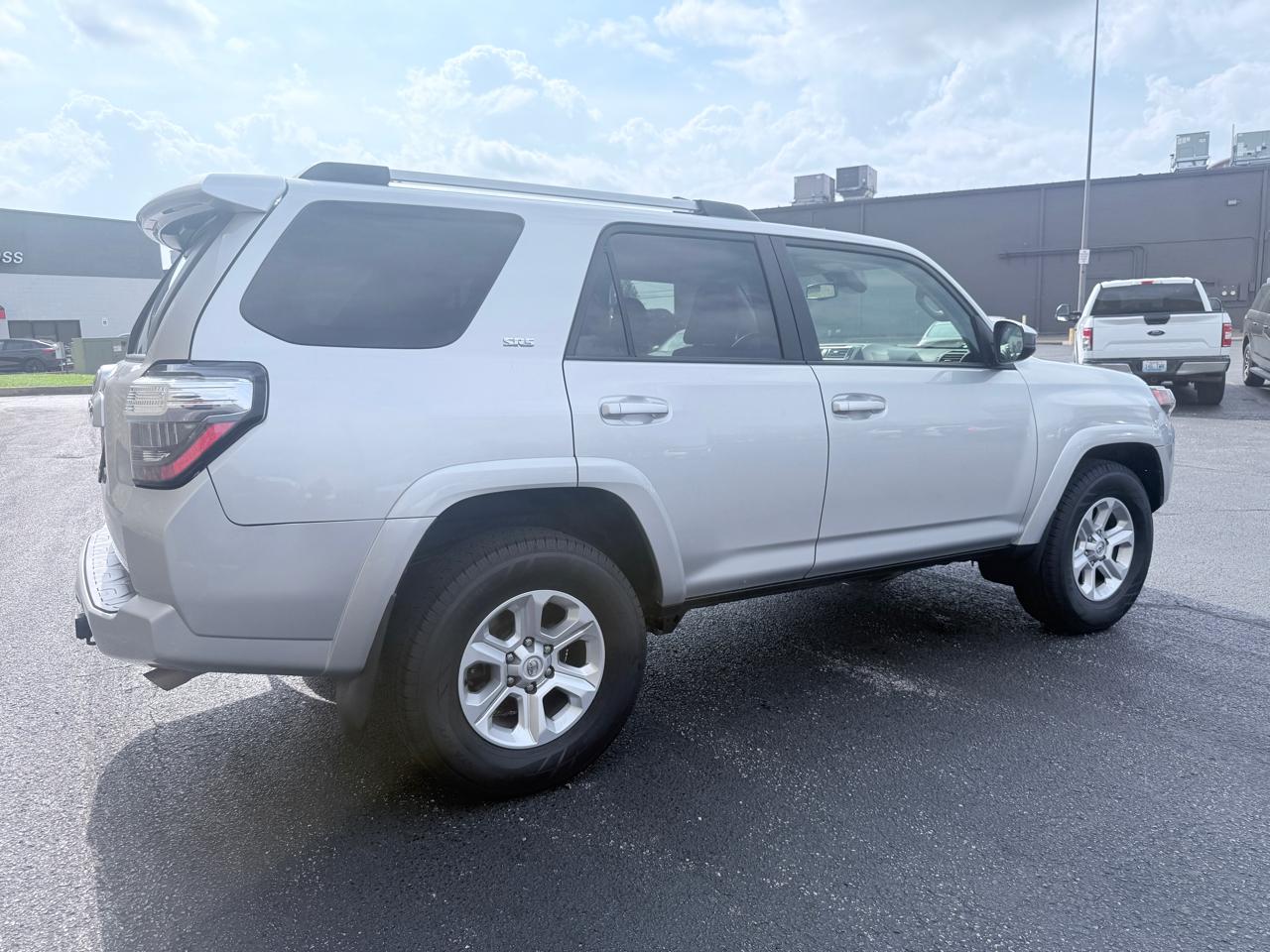 Toyota 4Runner SR5 2023