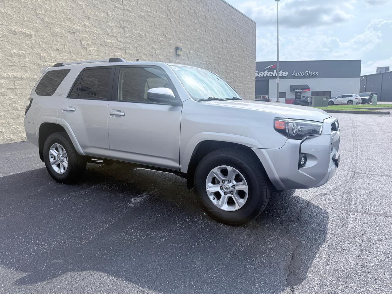 Toyota 4Runner SR5 2023