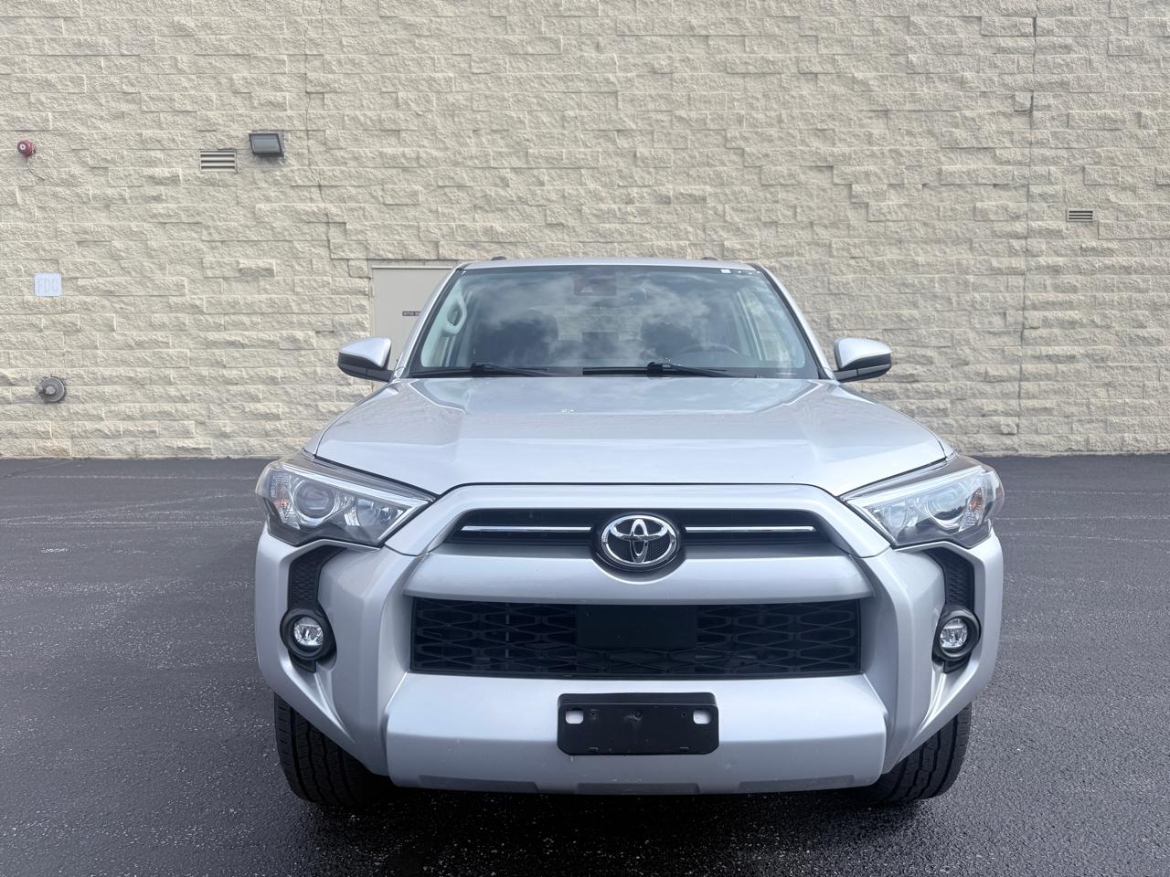 Toyota 4Runner SR5 2023