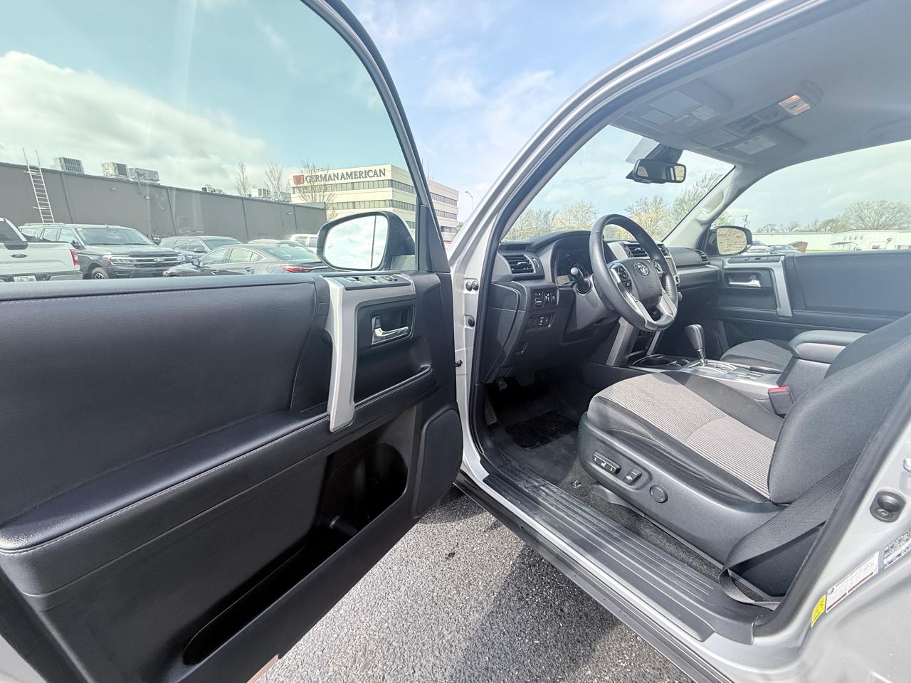 Toyota 4Runner SR5 2023