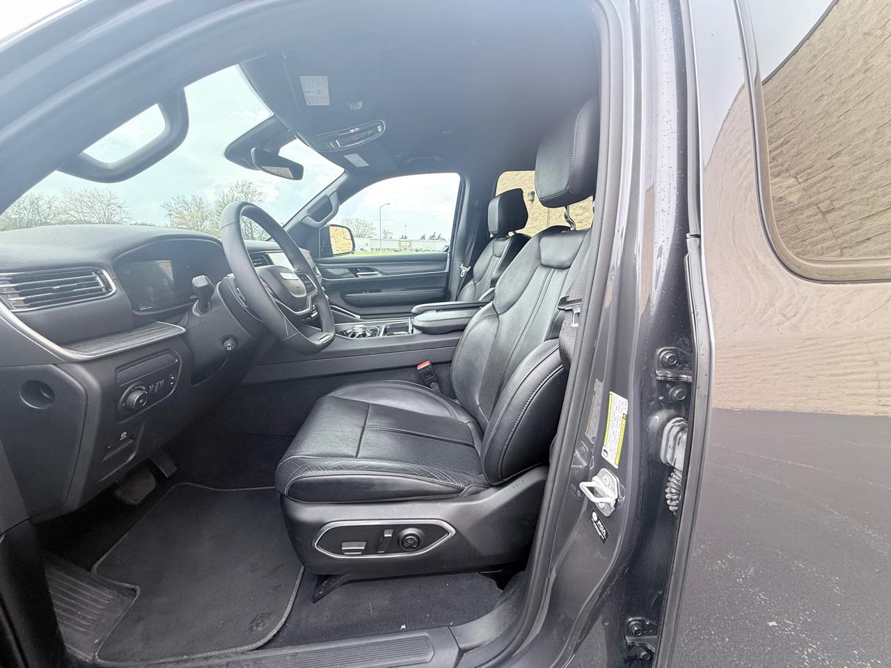 Jeep Wagoneer Series II 2024