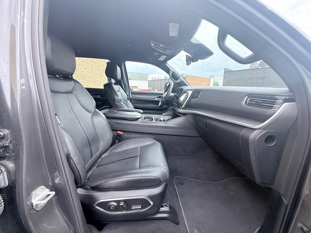 Jeep Wagoneer Series II 2024