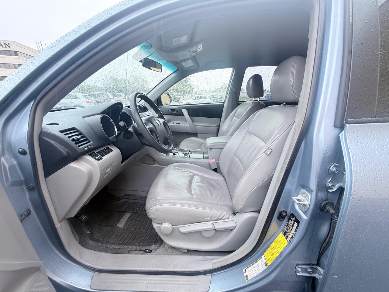 Toyota Highlander Base 4WD 2008