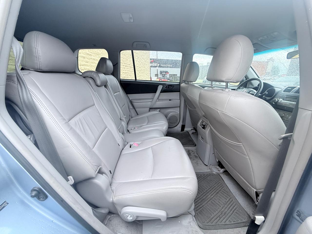 Toyota Highlander Base 4WD 2008